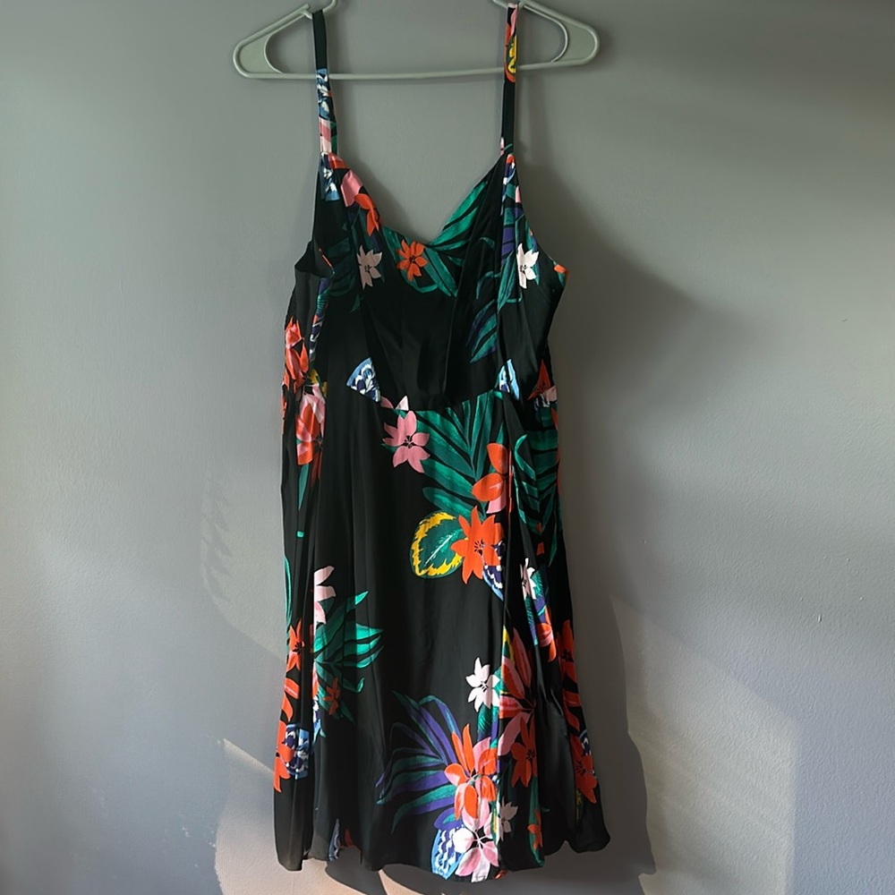 Old Navy Black Tropical Floral Midi Dress - Picture 2 of 4